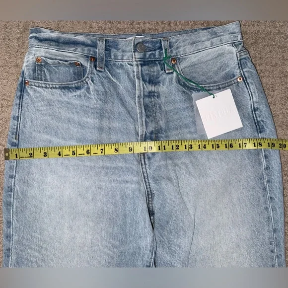 Pistola Cassie Crop High Rise Straight light blue Jeans Size 29 Radiant Wash NWT - Picture 3 of 9